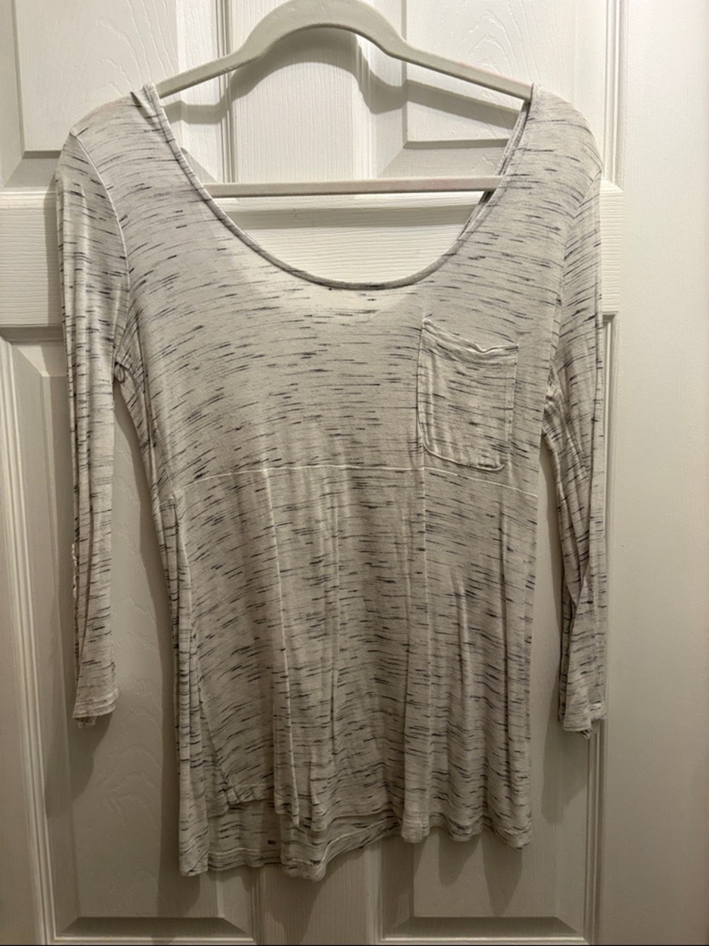 Light Heathered Scoop Neck Pocket Top - Women's
